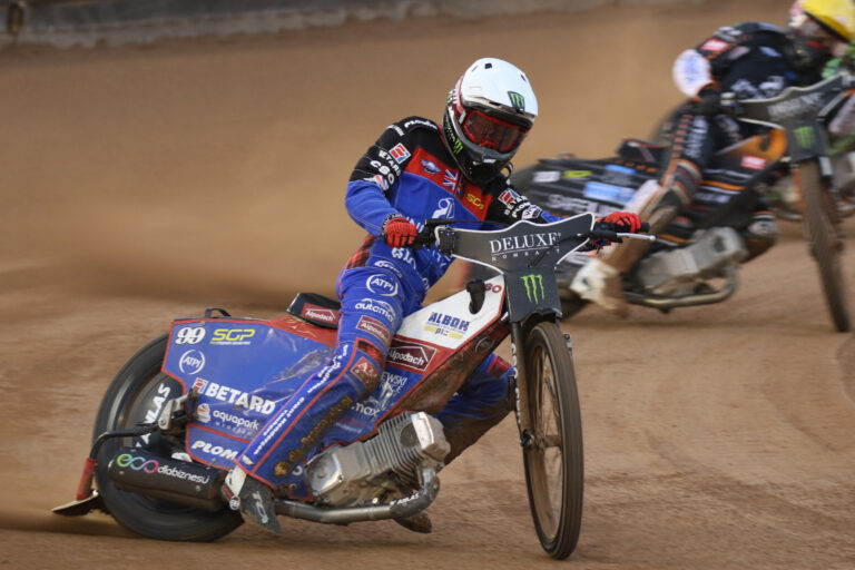 226
